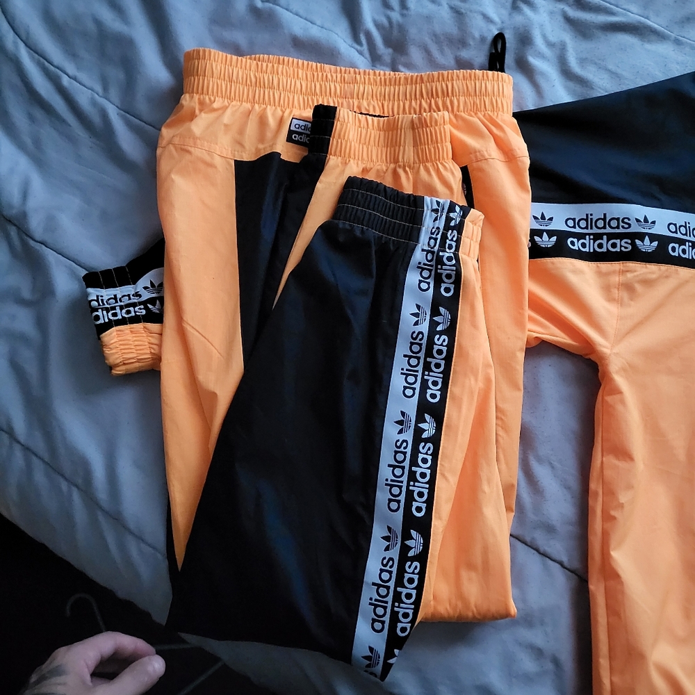 Adidas 2019 - Picture 3 of 4